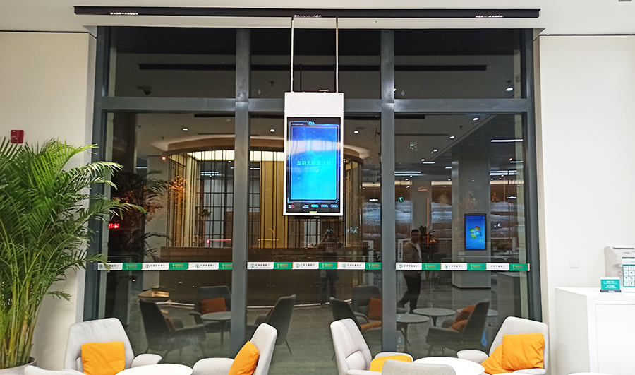 農行吊掛雙屏廣告機