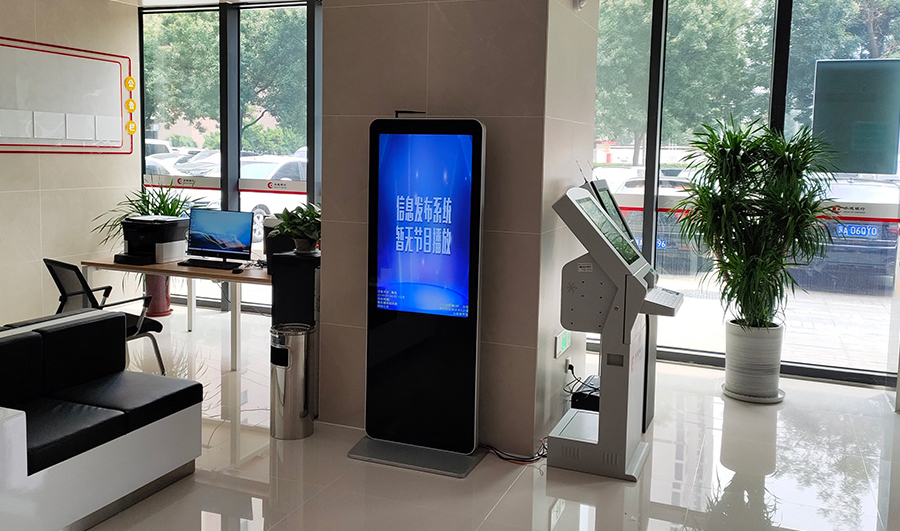 立式廣告機(jī)案例