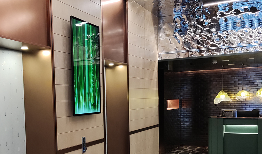 高檔小區(qū)壁掛廣告機(jī)案例