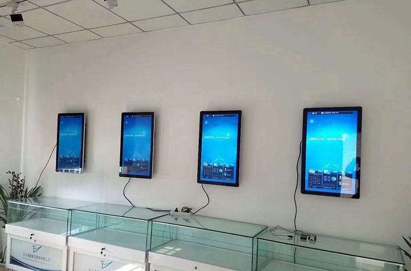 液晶廣告機在通訊行、媒體業(yè)的應用