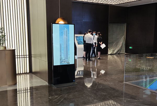 液晶廣告機在企業(yè)中的巧妙應用